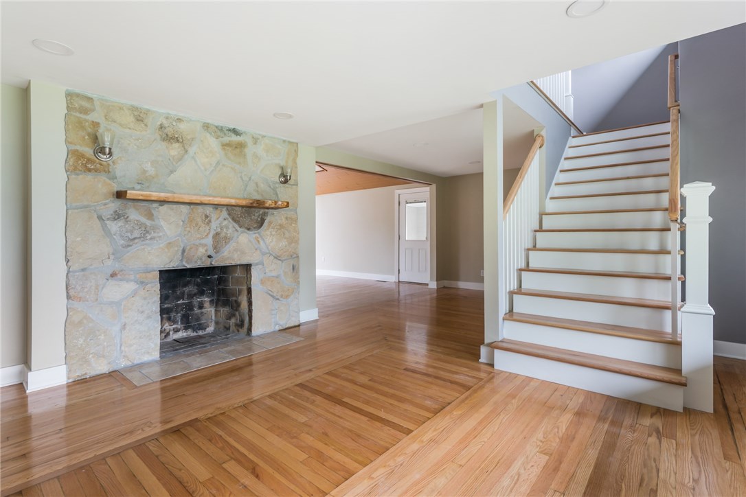 44 Wharf Road Warwick, RI 02889 - Photo 8 of 36 Gallery Image 8