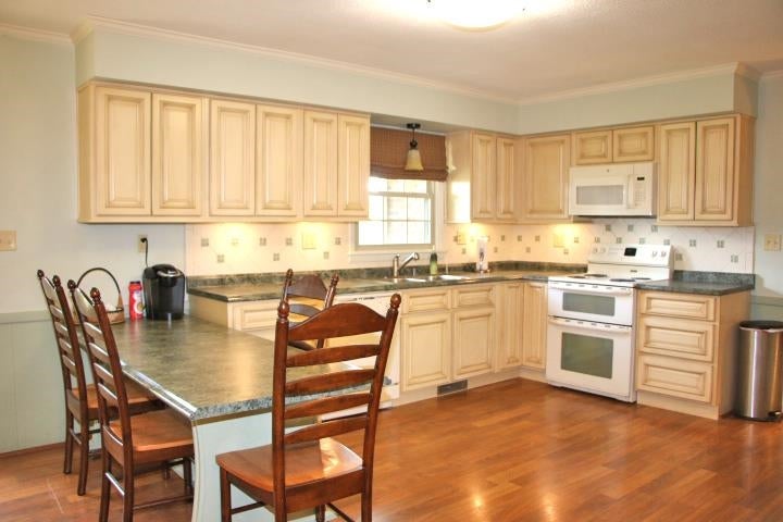 208 Hilltop Road Bowling Green, KY 42101 - Photo 13 of 39 Gallery Image 13