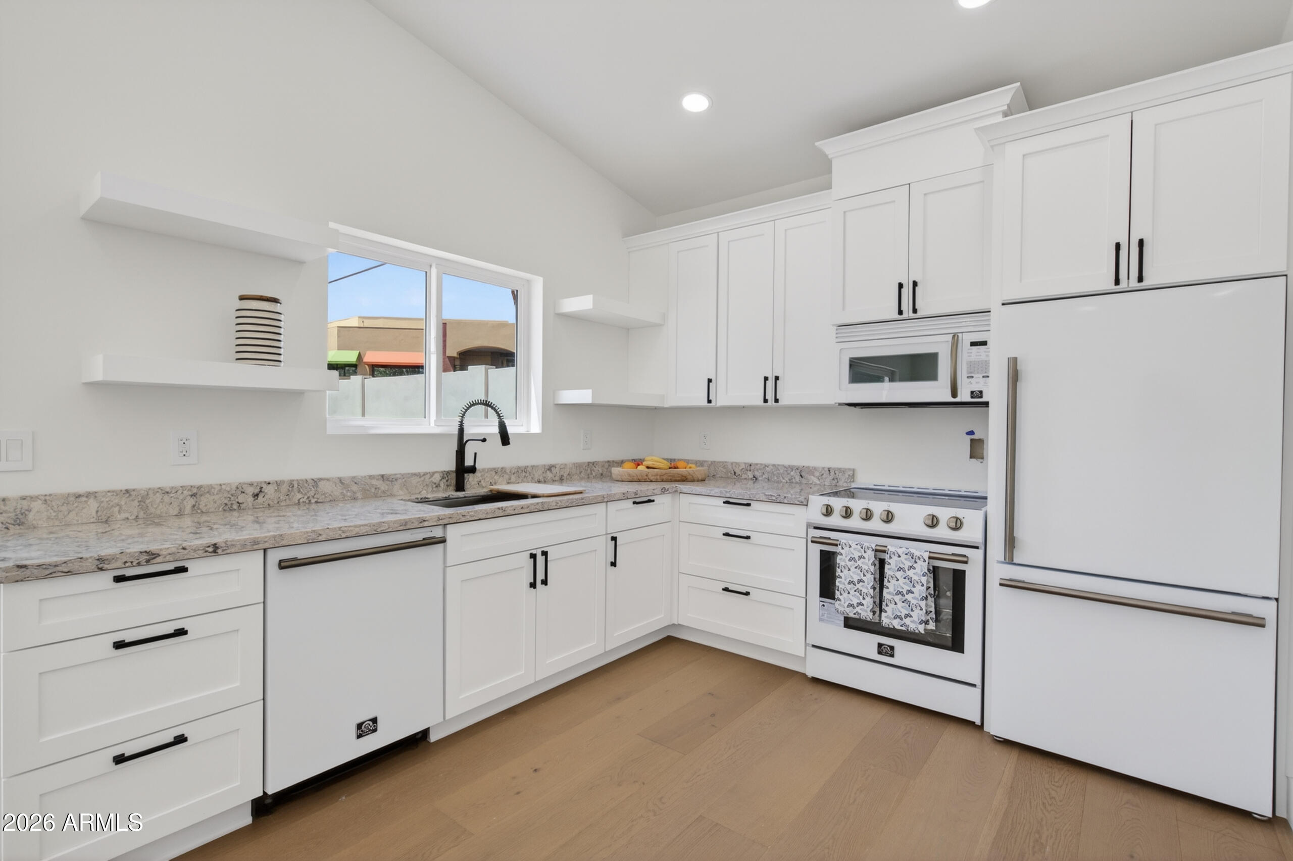 4048 East Edgemont Avenue Phoenix, AZ 85018 - Photo 68 of 88 Guest House Kitchen