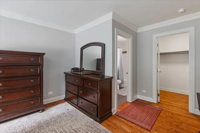 $825,000 | 927 South Charlotte Street, Lombard, IL 60148