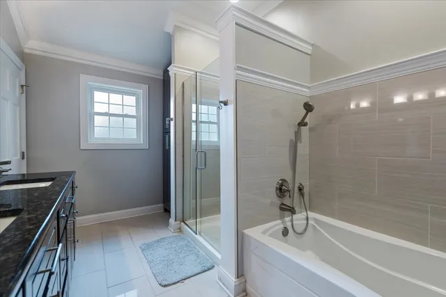 $825,000 | 927 South Charlotte Street, Lombard, IL 60148