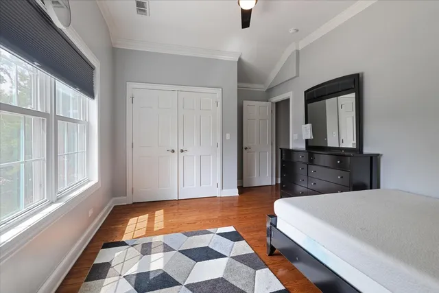 $825,000 | 927 South Charlotte Street, Lombard, IL 60148