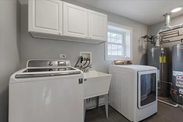 $825,000 | 927 South Charlotte Street, Lombard, IL 60148