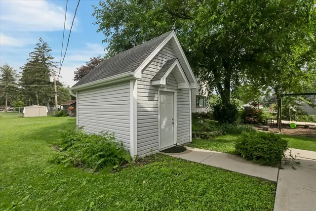 $825,000 | 927 South Charlotte Street, Lombard, IL 60148