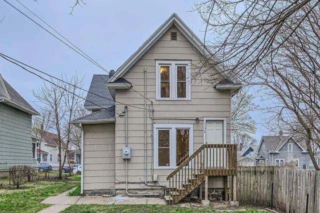 $2,399 | 1156 Marion Street, St. Paul, MN 55117