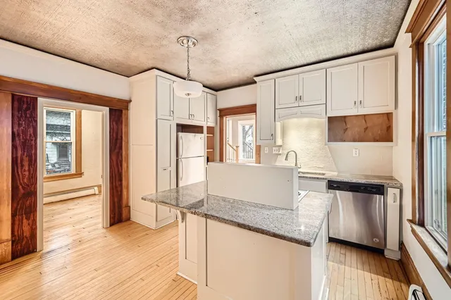 $2,399 | 1156 Marion Street, St. Paul, MN 55117