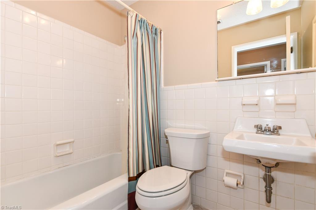 106 Perry Road Jamestown, NC 27282 - Photo 23 of 36 Gallery Image 23