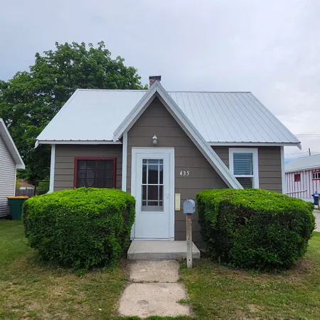 $89,500 | 435 East Cedar Avenue, Gladwin, MI 48624