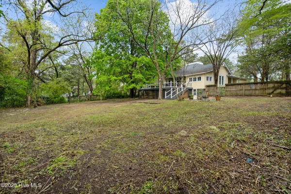 $2,600 | 802 North Poplar Street, Aberdeen, NC 28315