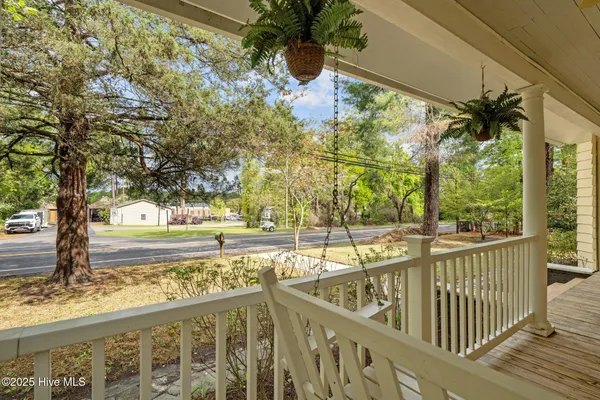 $2,600 | 802 North Poplar Street, Aberdeen, NC 28315