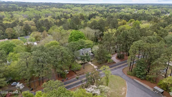 $2,600 | 802 North Poplar Street, Aberdeen, NC 28315