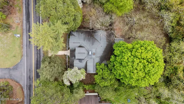 $2,600 | 802 North Poplar Street, Aberdeen, NC 28315