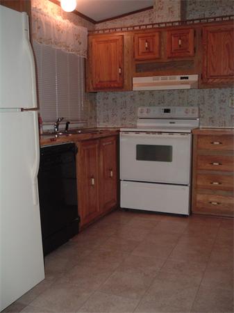37 Castle Road Attleboro, MA 02703 - Photo 5 of 19 Gallery Image 5