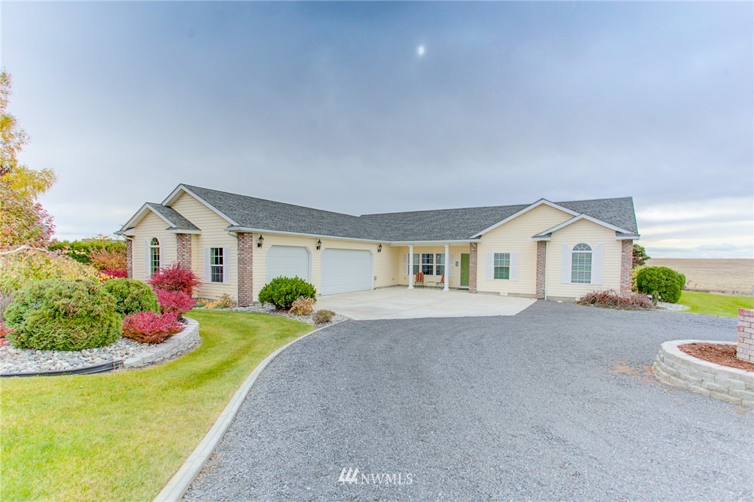 9866 Neppel Road Northeast Moses Lake, WA 98837 - Photo 1 of 32 Gallery Image 1