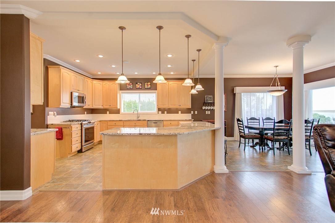 9866 Neppel Road Northeast Moses Lake, WA 98837 - Photo 4 of 32 Gallery Image 4