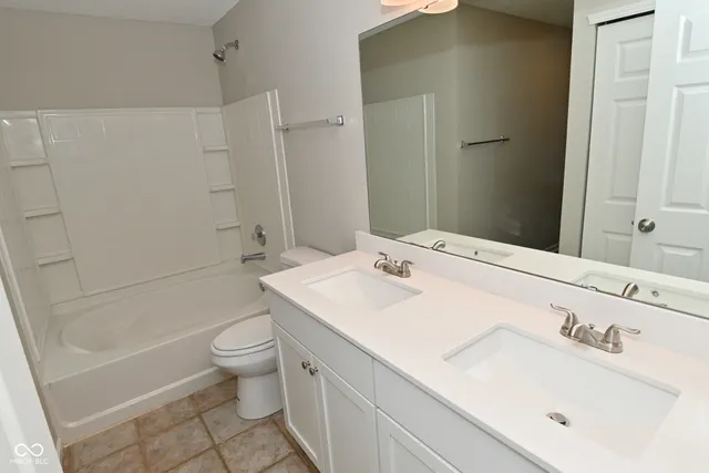 $274,900 | 6768 West Philadelphia Drive, McCordsville, IN 46055