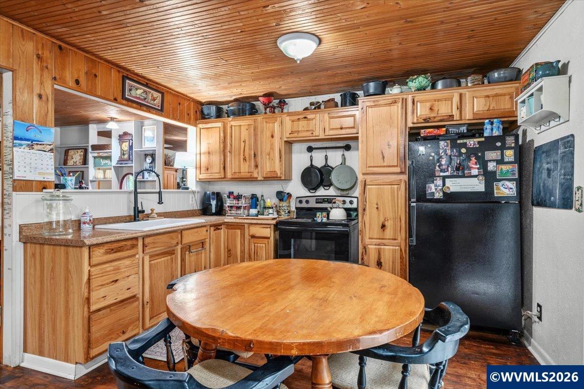 22606 Milk Ranch Road Scotts Mills, OR 97375 - Photo 5 of 29