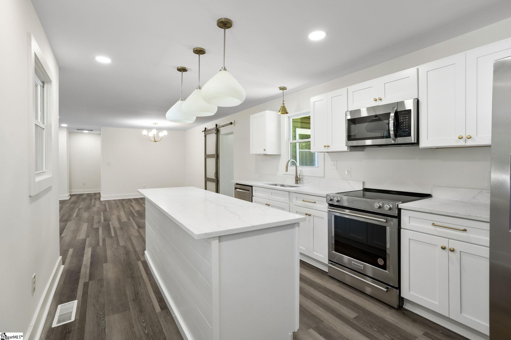 529 East Airport Road Greer, SC 29651 - Photo 11 of 26