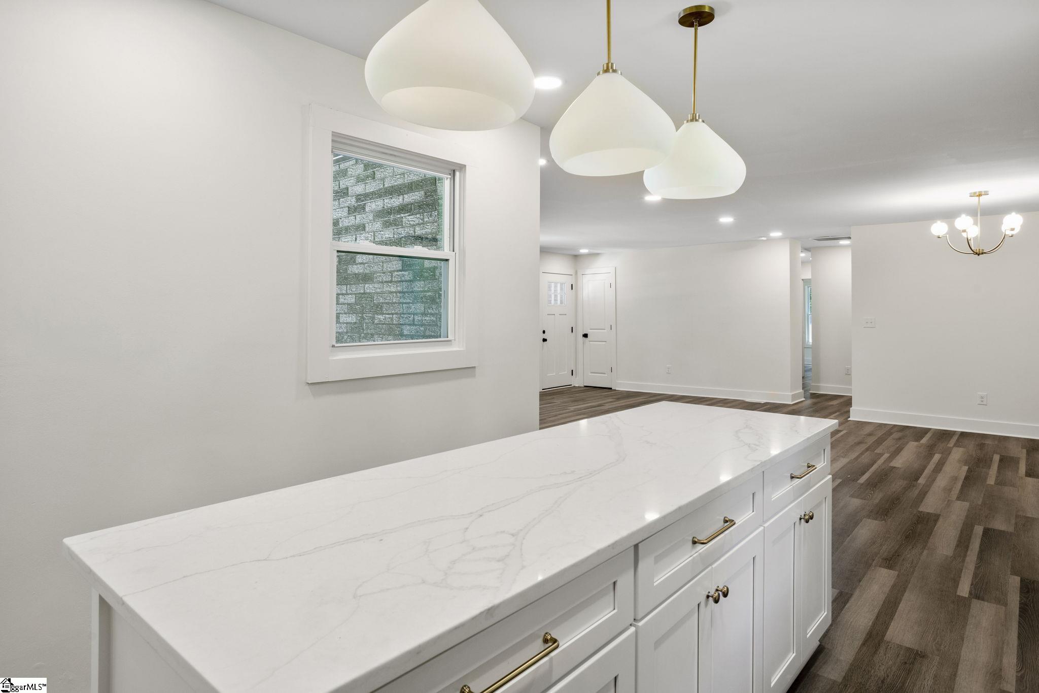 529 East Airport Road Greer, SC 29651 - Photo 12 of 26