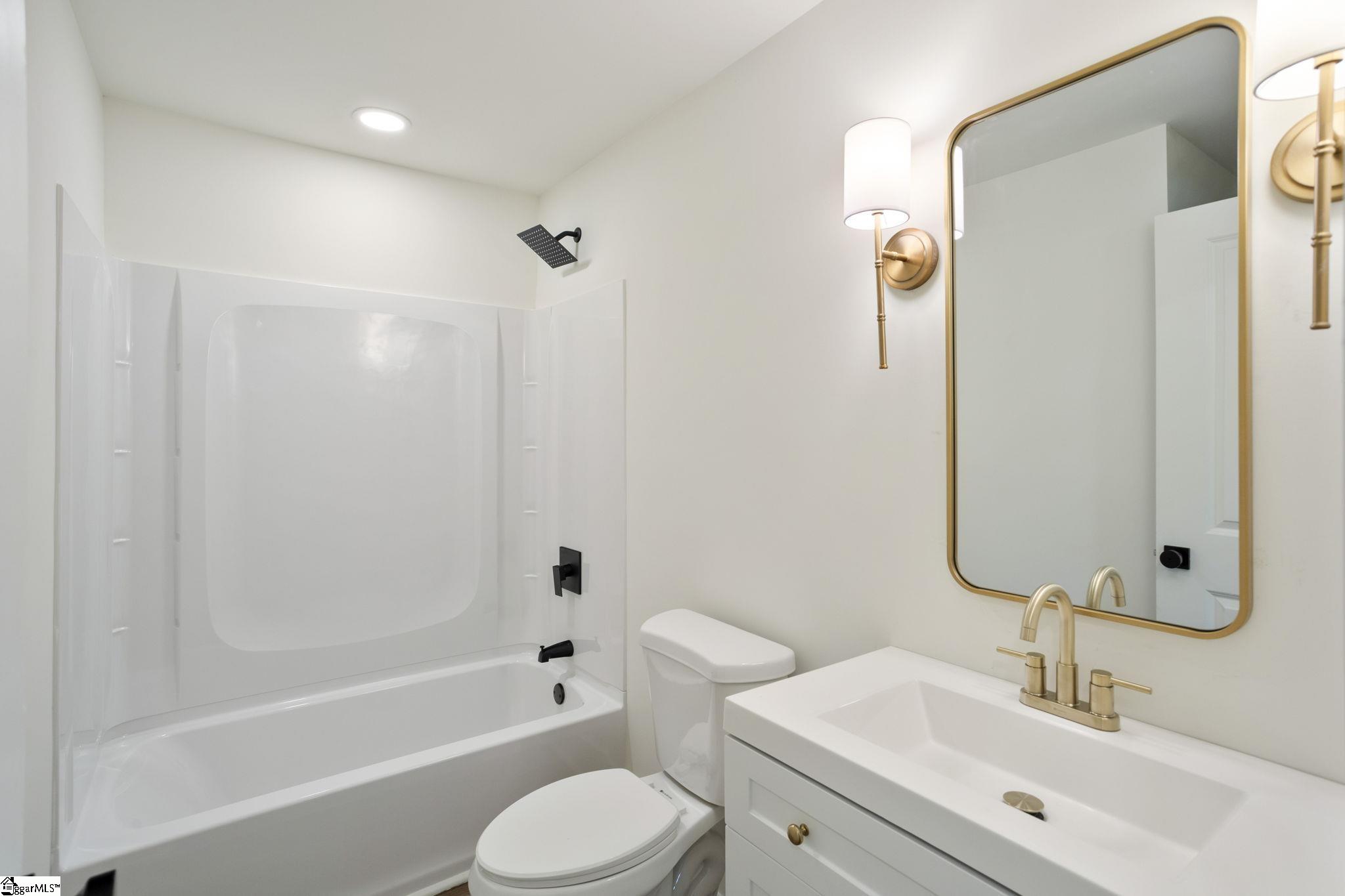 529 East Airport Road Greer, SC 29651 - Photo 14 of 26