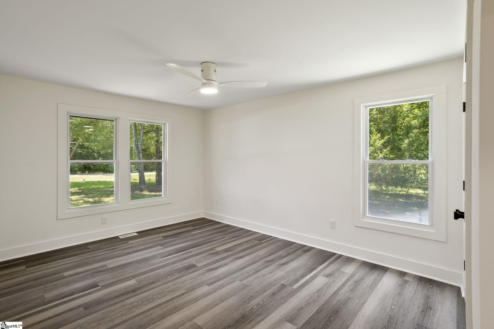 529 East Airport Road Greer, SC 29651 - Photo 16 of 26