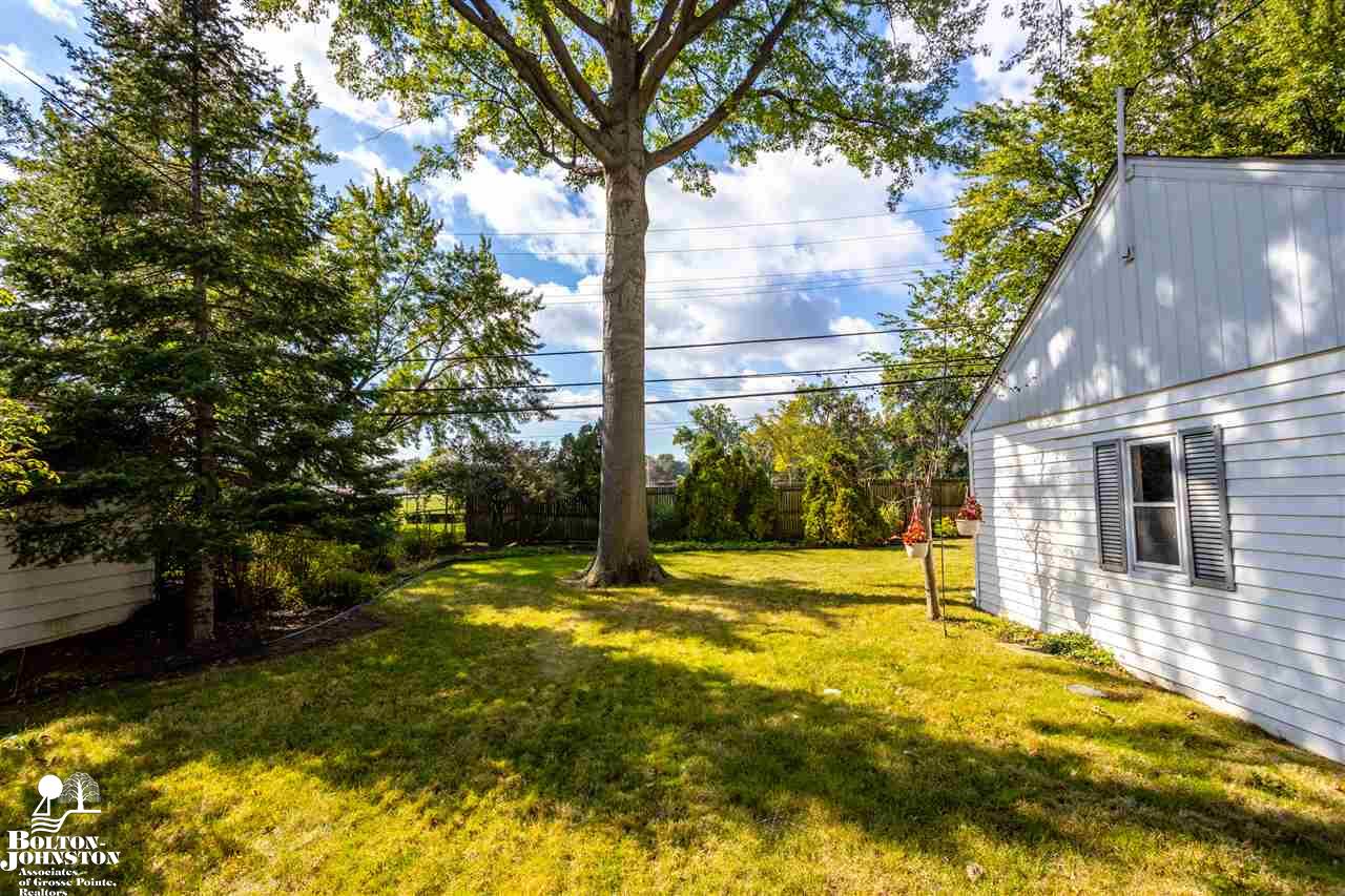 1231 Torrey Road Grosse Pointe Woods, MI 48236 - Photo 30 of 41
