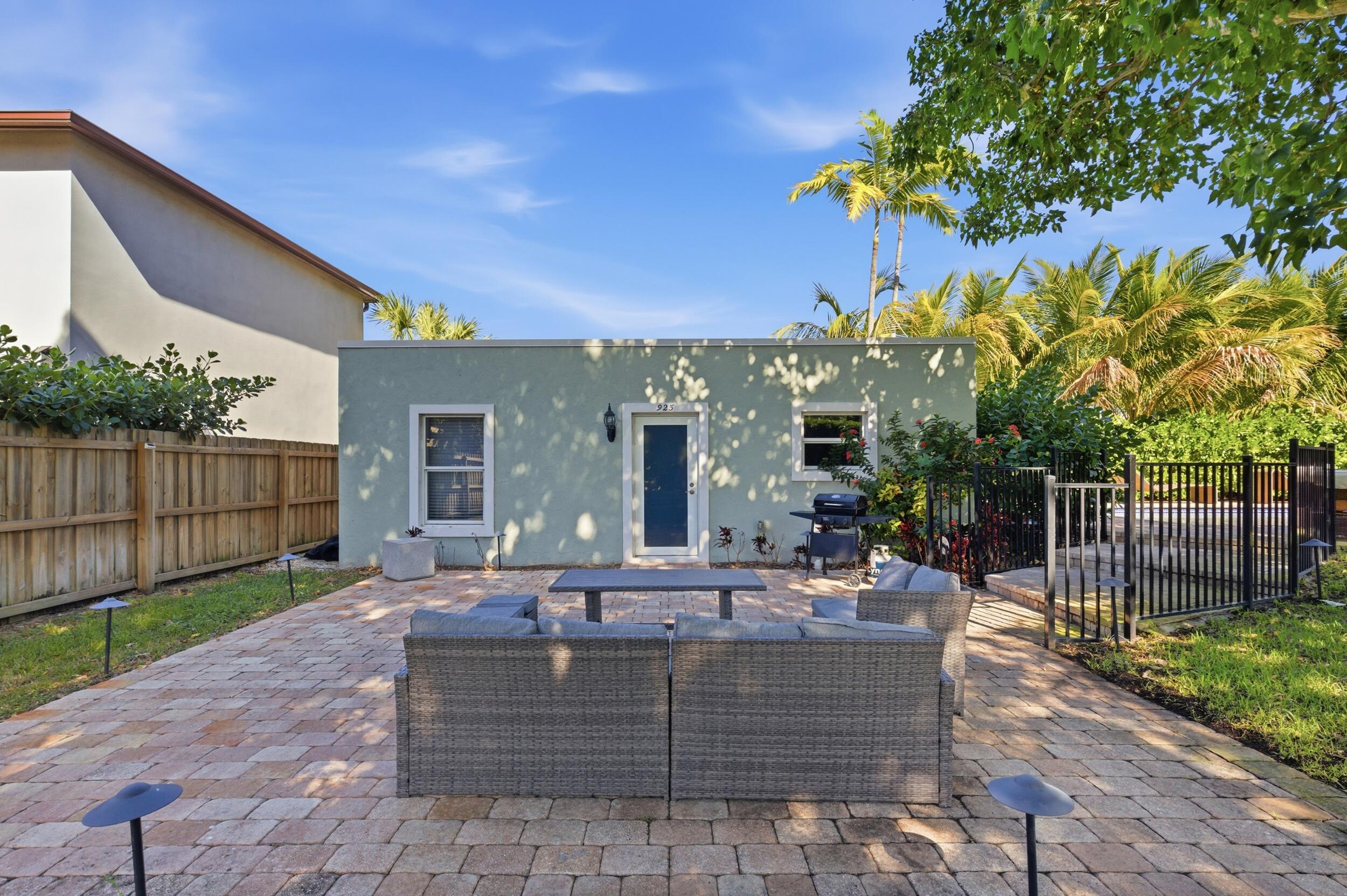 921 Ortega Road West Palm Beach, FL 33405 - Photo 28 of 60 1z3a1748