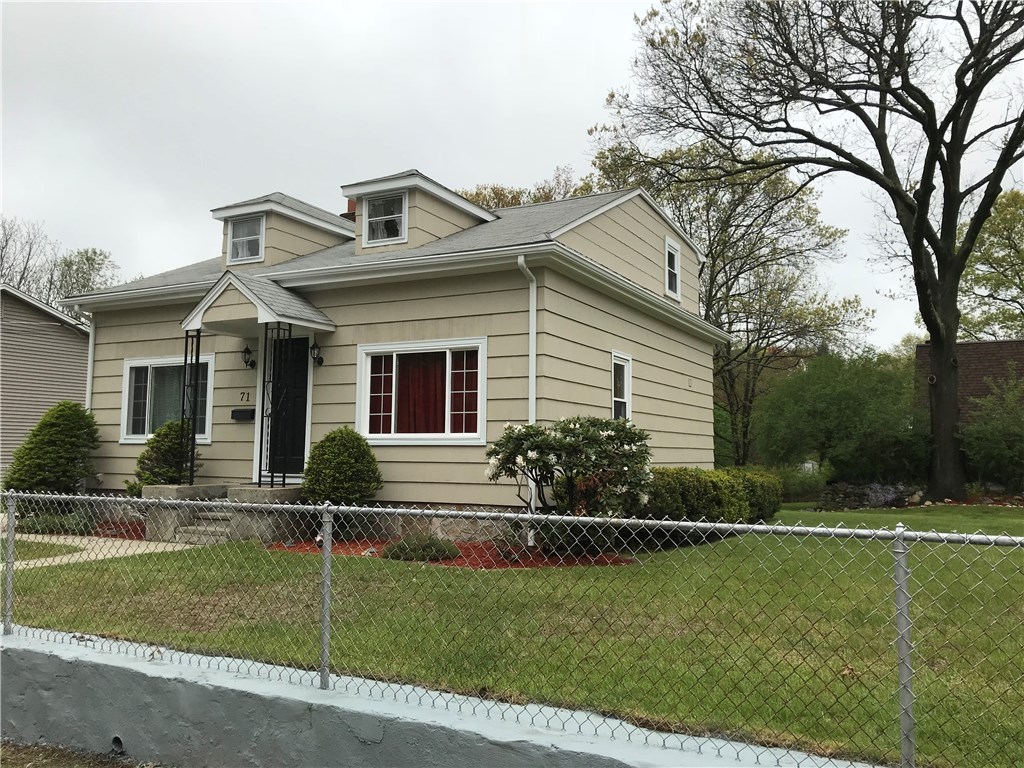 71 Phillips Street Woonsocket, RI 02895 - Photo 3 of 15