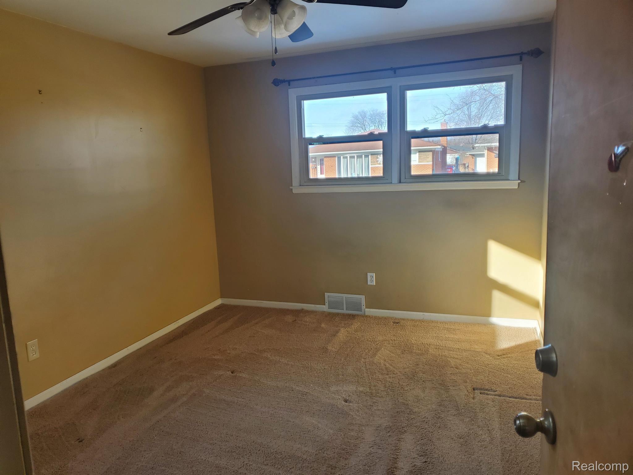 18042 Winsome Road Fraser, MI 48026 - Photo 11 of 15 Gallery Image 11