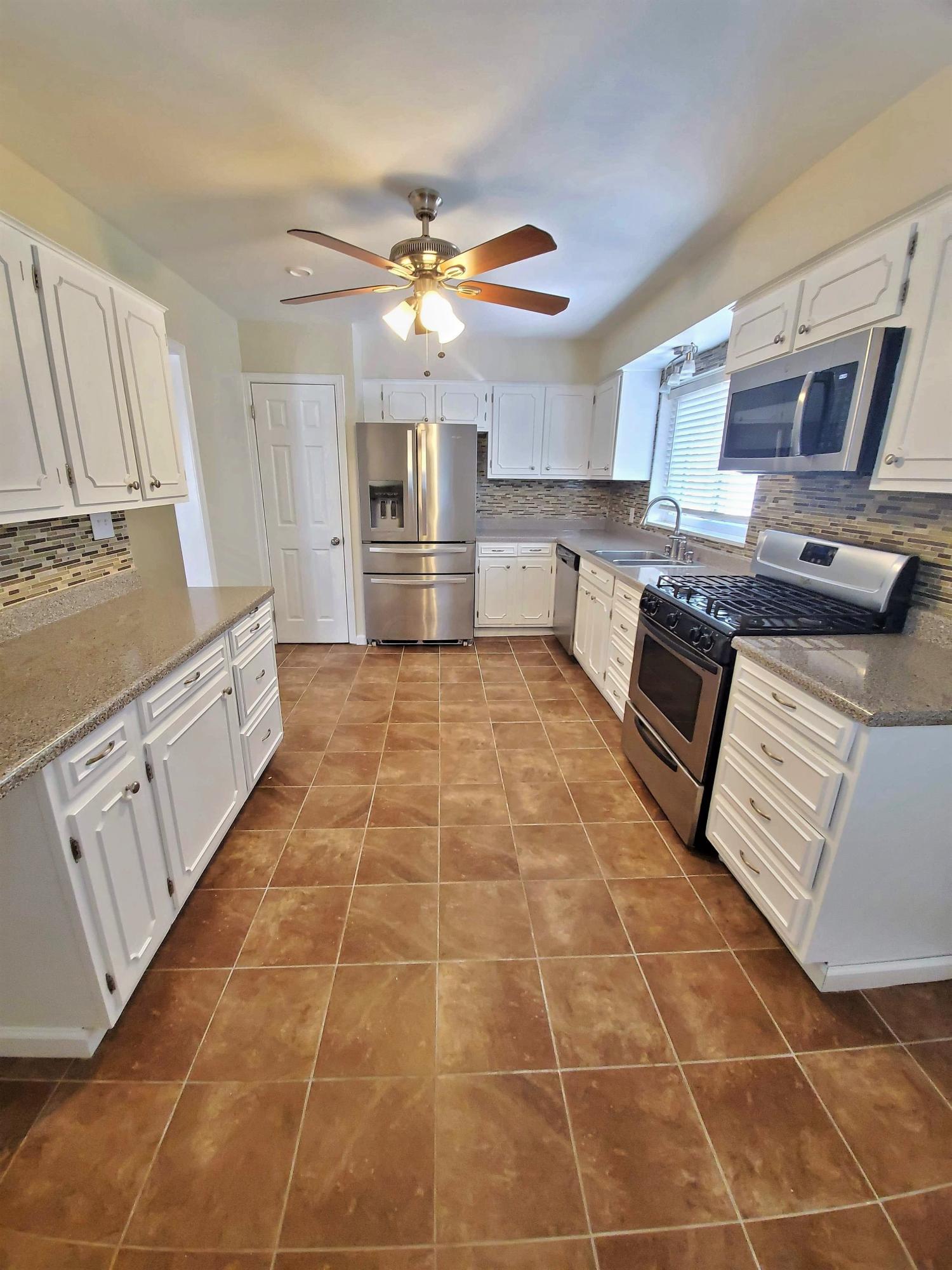 514 Enfield Road Columbus, OH 43209 - Photo 12 of 42