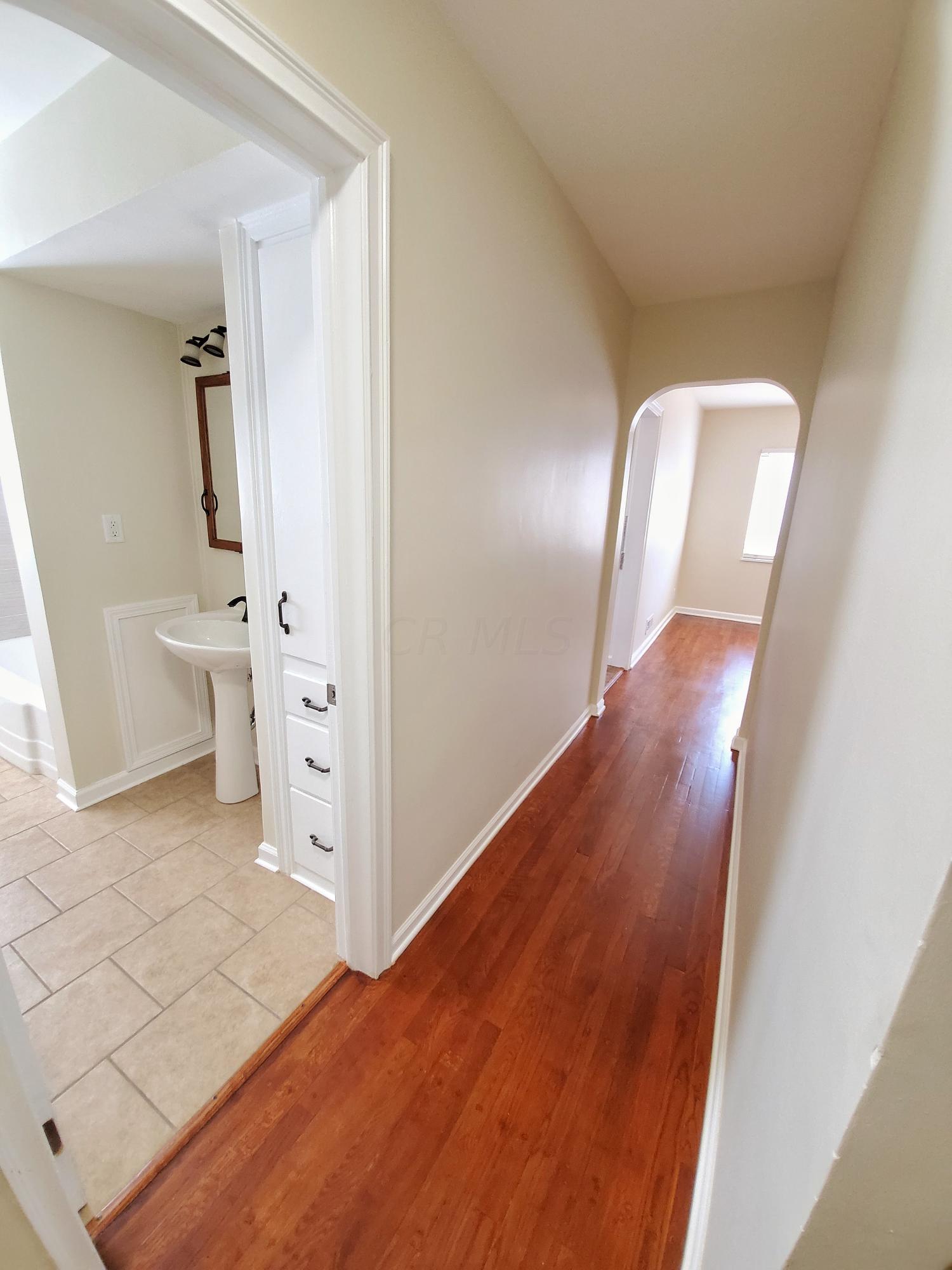 514 Enfield Road Columbus, OH 43209 - Photo 17 of 42