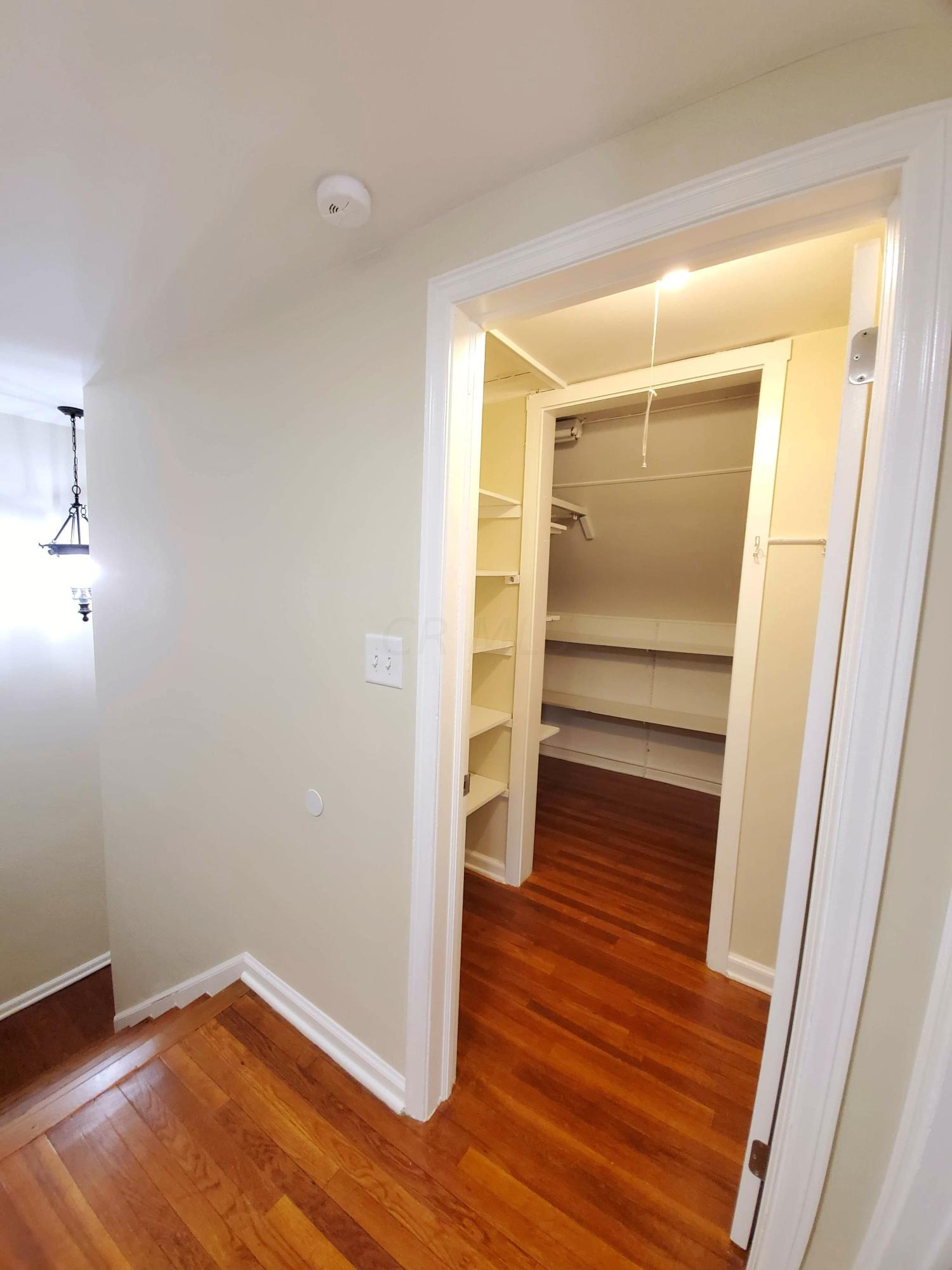 514 Enfield Road Columbus, OH 43209 - Photo 26 of 42