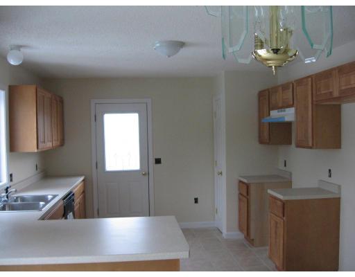 283 Pheland Street Springfield, MA 01109 - Photo 5 of 7