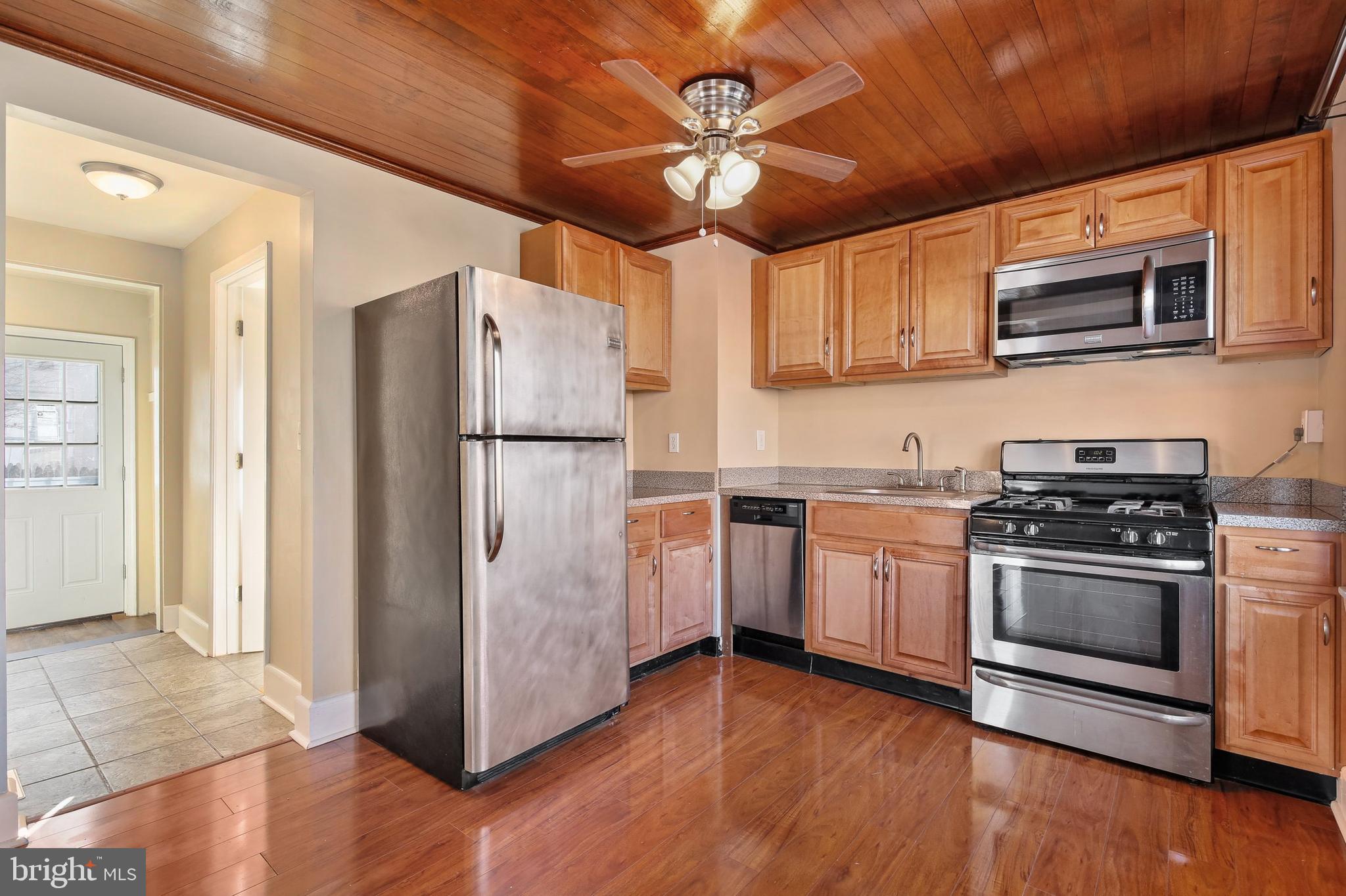 102 Kinship Road Baltimore, MD 21222 - Photo 10 of 36