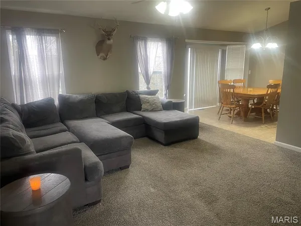 $279,000 | 931 Winston Court, Hillsboro, MO 63050