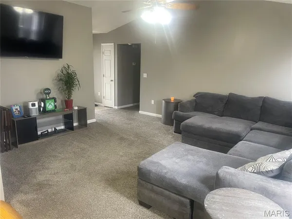 $279,000 | 931 Winston Court, Hillsboro, MO 63050