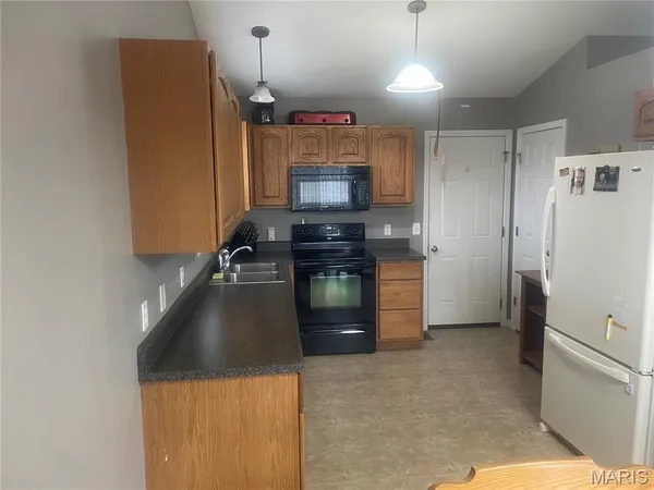 $279,000 | 931 Winston Court, Hillsboro, MO 63050