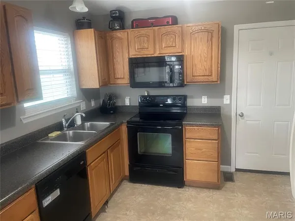 $279,000 | 931 Winston Court, Hillsboro, MO 63050