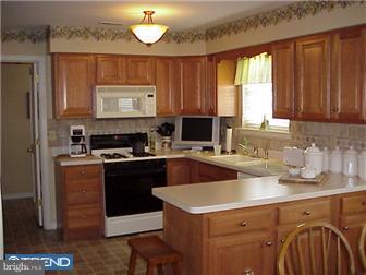127 Quiet Road Sicklerville, NJ 08081 - Photo 2 of 12 Kitchen