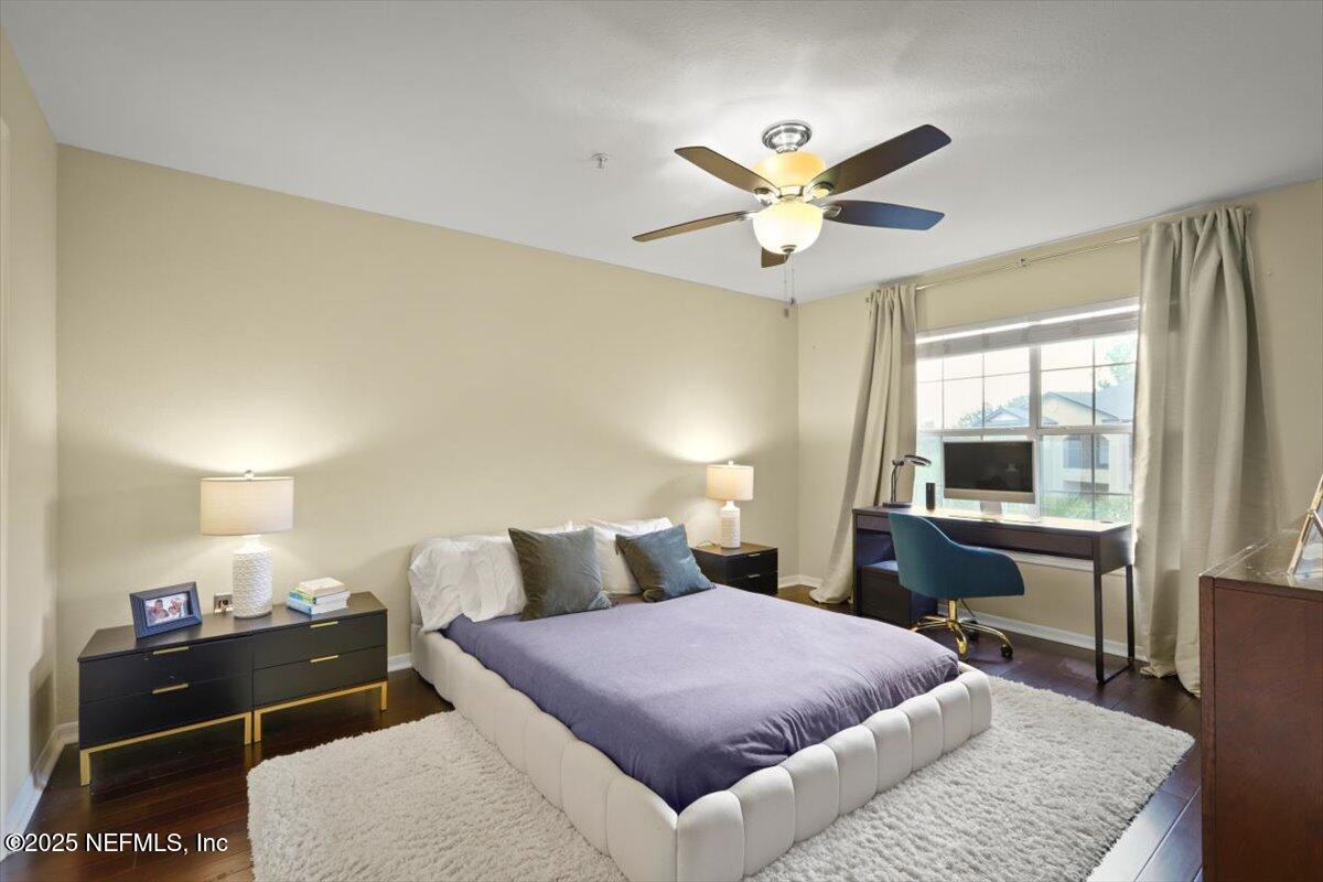 10961 Burnt Mill Road, Unit 1132 Jacksonville, FL 32256 - Photo 26 of 47 a bedroom with a bed and window