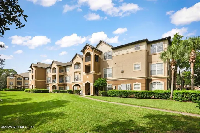 $1,950 | 10961 Burnt Mill Road, Unit 1132, Jacksonville, FL 32256