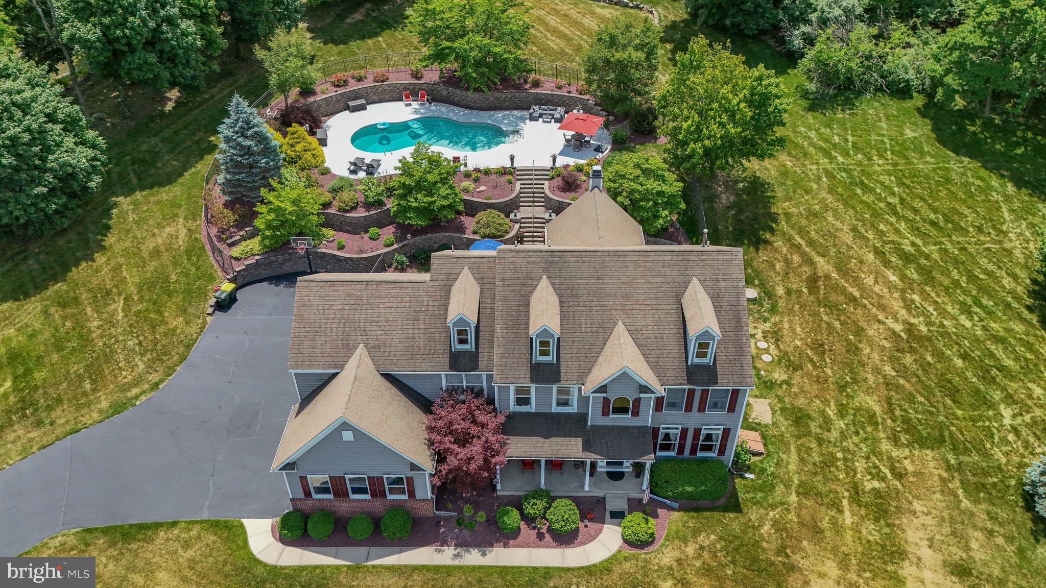 2760 Valley View Road Hellertown, PA 18055 - Photo 2 of 80