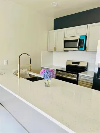 $999,000 | 458 Smithfield Avenue, Providence, RI 02904