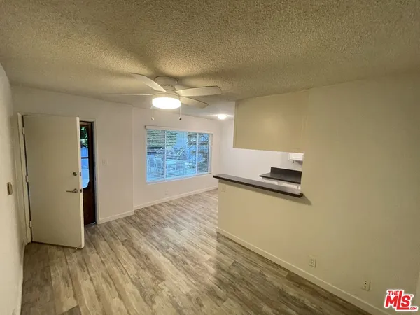 $2,450 | 25 Navy Street, Unit 4, Venice, CA 90291
