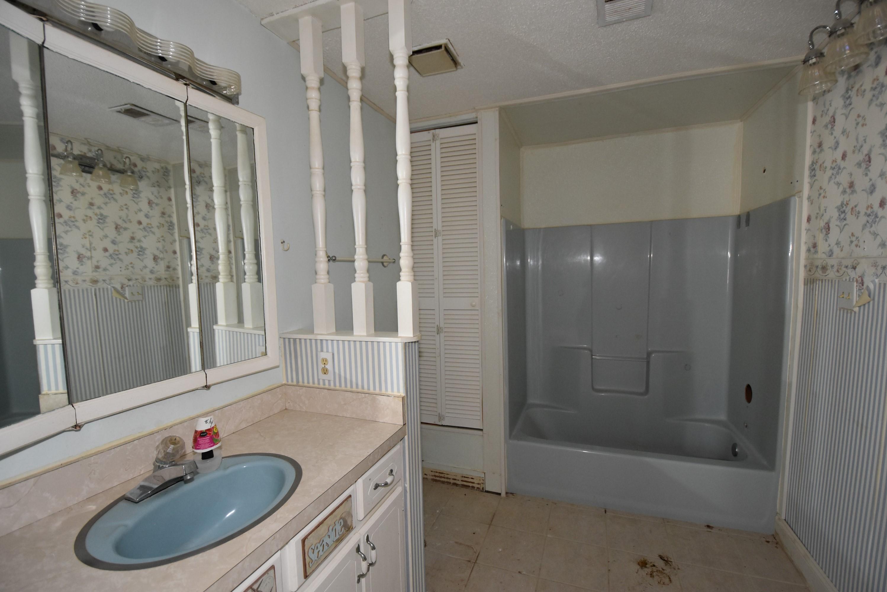 4418 Wilkerson Bluff Road Holt, FL 32564 - Photo 13 of 28 4418 Wilkerson Bluff Road 13 Master Bath