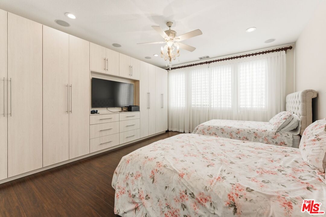 11564 Apulia Court Porter Ranch, CA 91326 - Photo 36 of 52