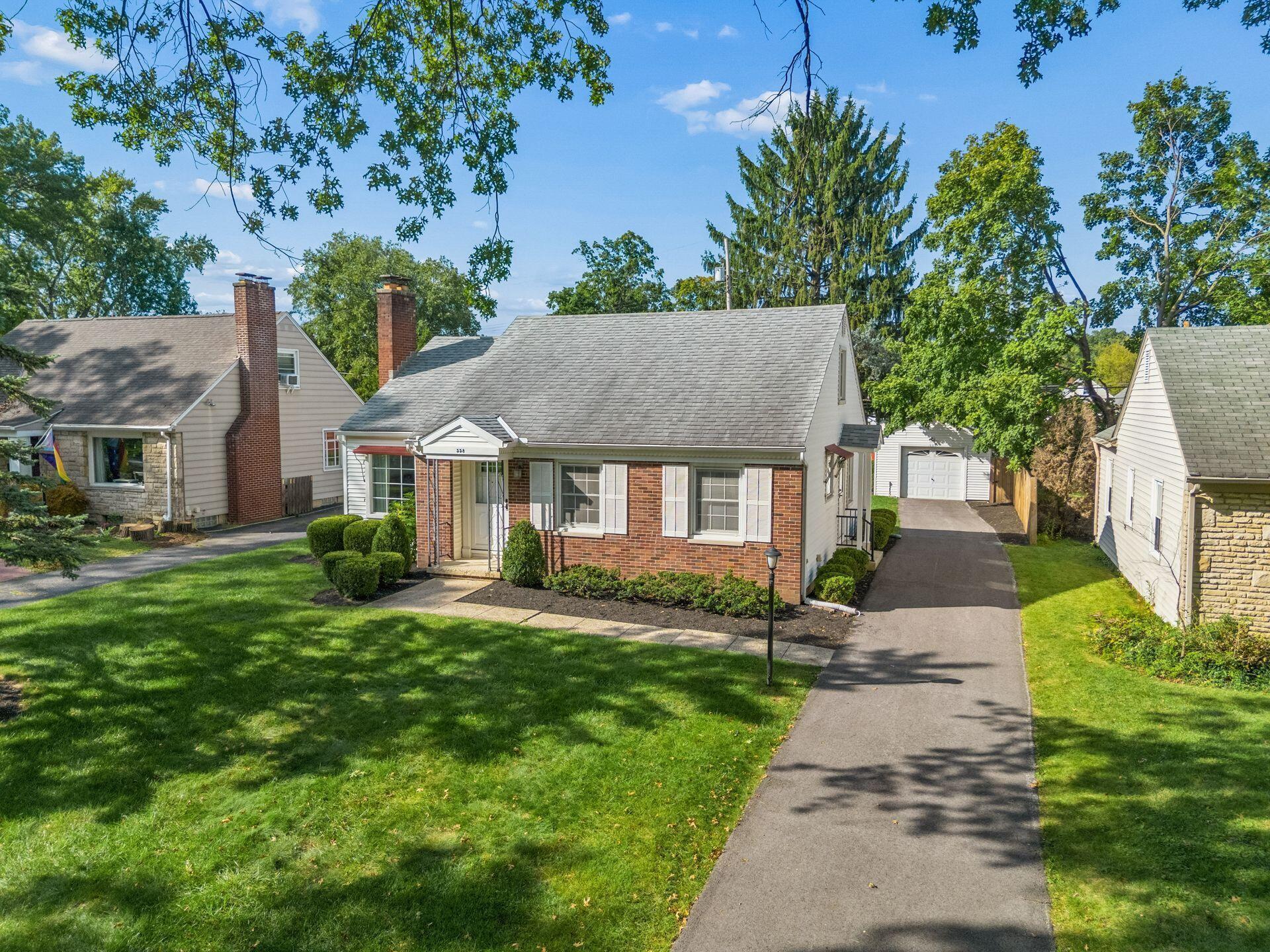 558 Acton Road Columbus, OH 43214 - Photo 3 of 59 558 ACTON ROAD