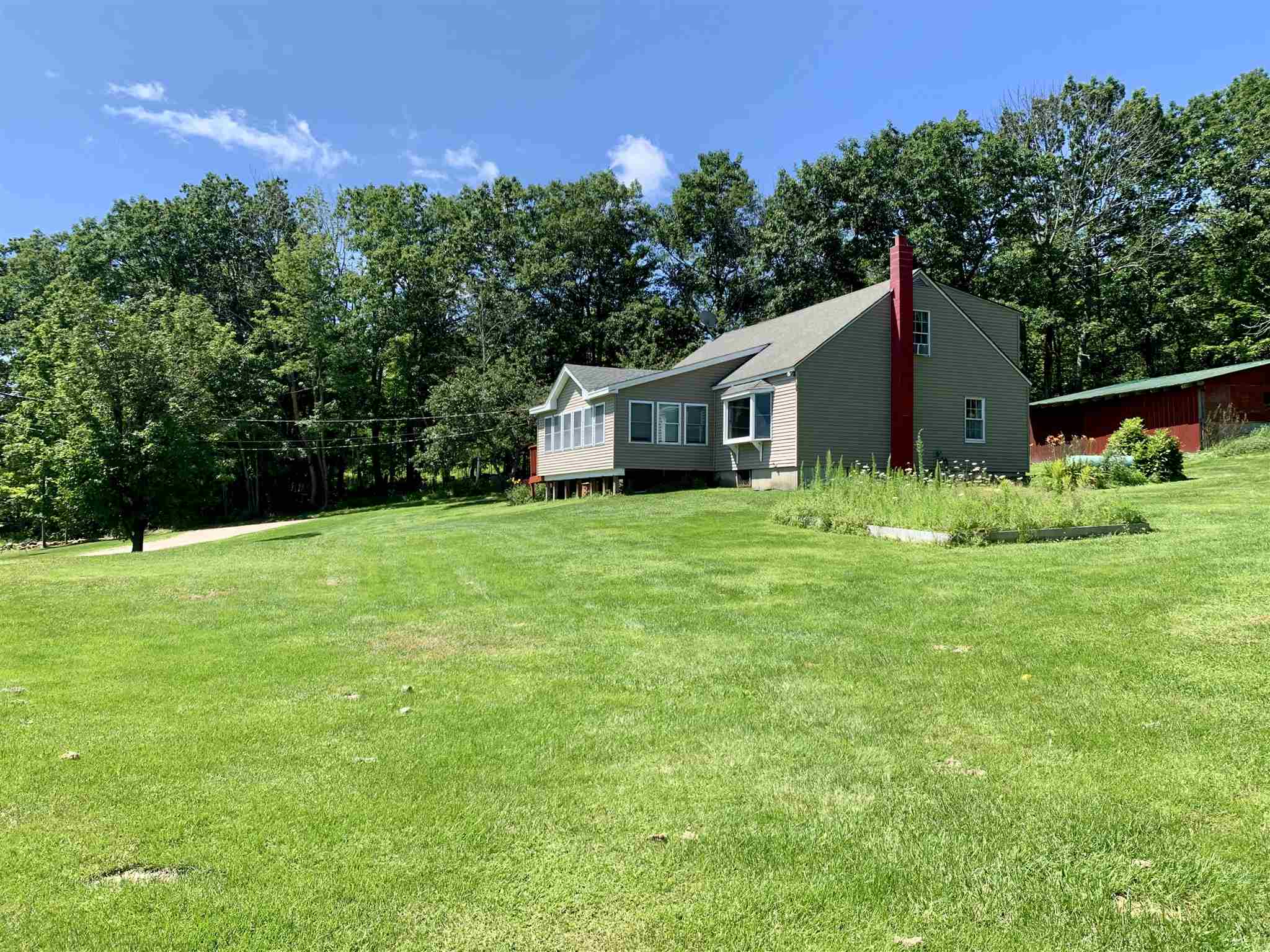280 Thompson Road Pittsfield, NH 03263 - Photo 3 of 37
