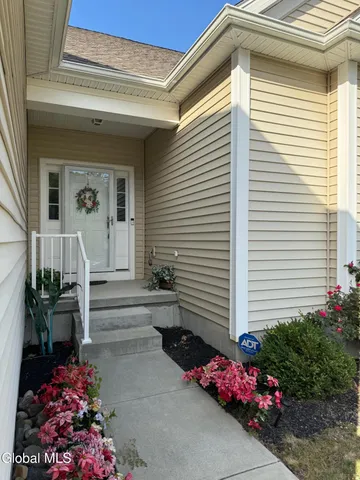 $615,000 | 4 Vogt Drive, Latham, NY 12110