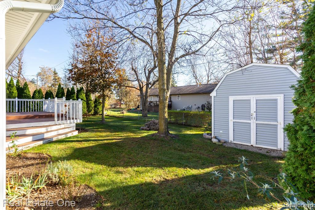1356 Miller Road Lake Orion, MI 48362 - Photo 30 of 33